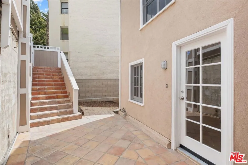 Los Angeles, California 90068, United States, 4 Bedrooms Bedrooms, ,5 BathroomsBathrooms,Residential,Active,118515