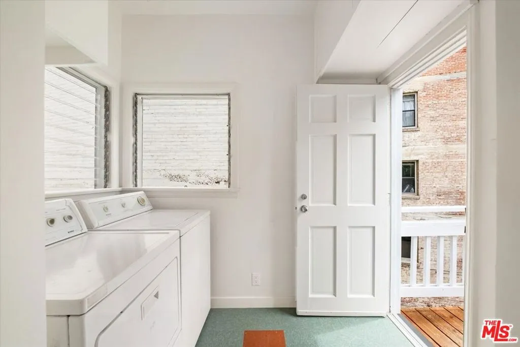 Los Angeles, California 90068, United States, 4 Bedrooms Bedrooms, ,5 BathroomsBathrooms,Residential,Active,118515