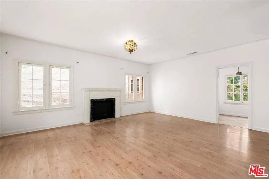 Los Angeles, California 90068, United States, 4 Bedrooms Bedrooms, ,5 BathroomsBathrooms,Residential,Active,118515