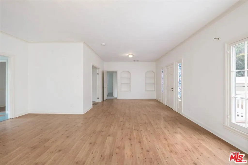 Los Angeles, California 90068, United States, 4 Bedrooms Bedrooms, ,5 BathroomsBathrooms,Residential,Active,118515