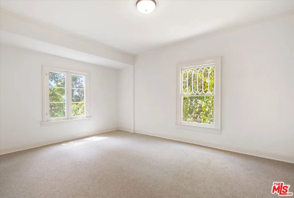 Los Angeles, California 90068, United States, 4 Bedrooms Bedrooms, ,5 BathroomsBathrooms,Residential,Active,118515