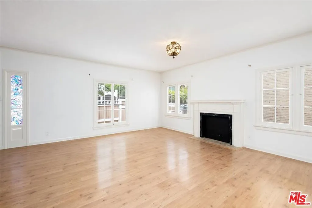 Los Angeles, California 90068, United States, 4 Bedrooms Bedrooms, ,5 BathroomsBathrooms,Residential,Active,118515