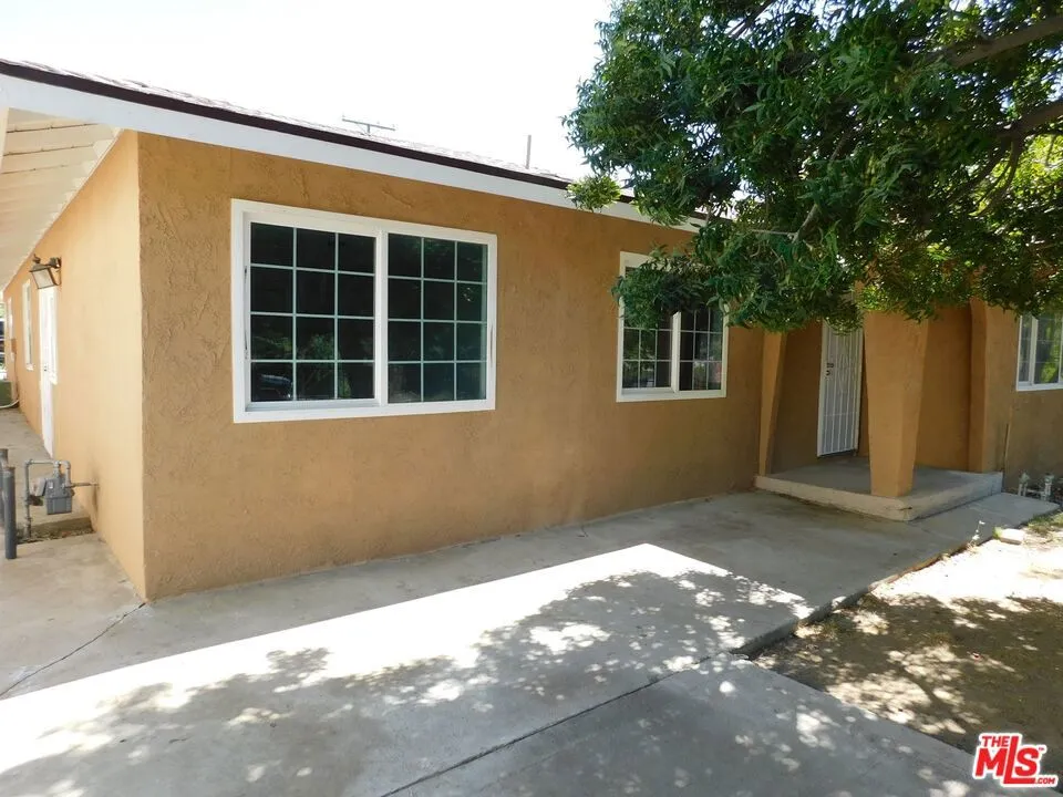 Corona, California 92879, United States, 5 Bedrooms Bedrooms, ,3 BathroomsBathrooms,Residential,Pending,48954