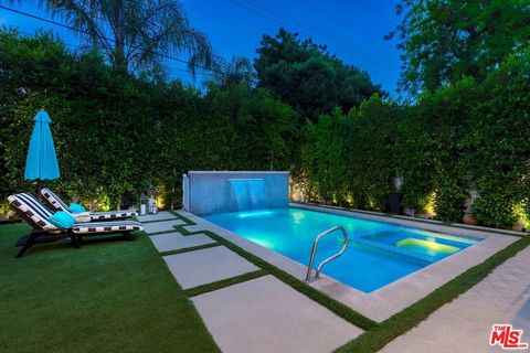 A home in Studio City