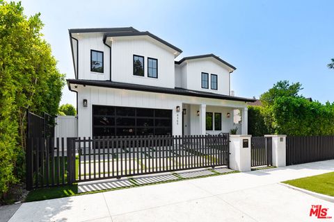 A home in Studio City