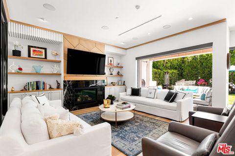 A home in Studio City