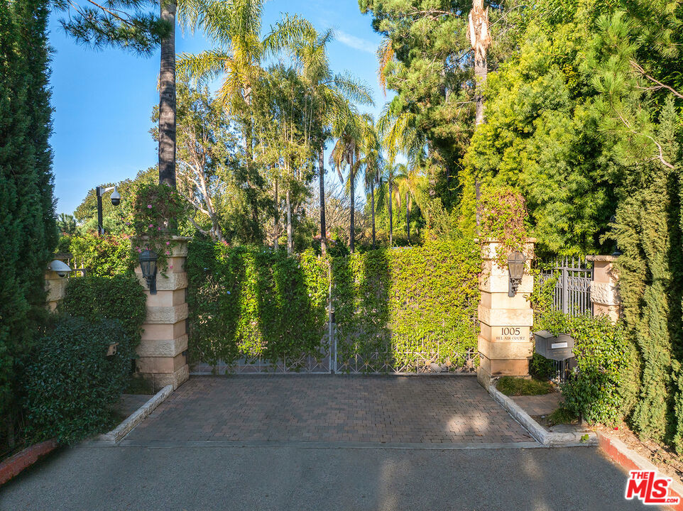 Properties 2 1005 Bel Air Court