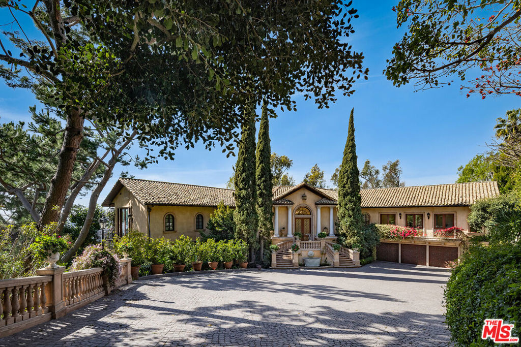 Properties 4 1005 Bel Air Court