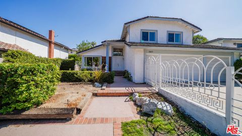 A home in Porter Ranch