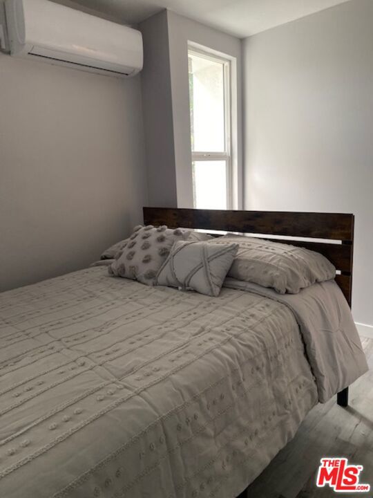 Properties 4 245 Thurston Avenue 5