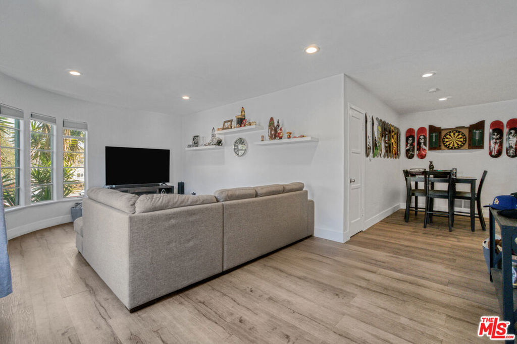 Properties 2 1150 Masselin Avenue