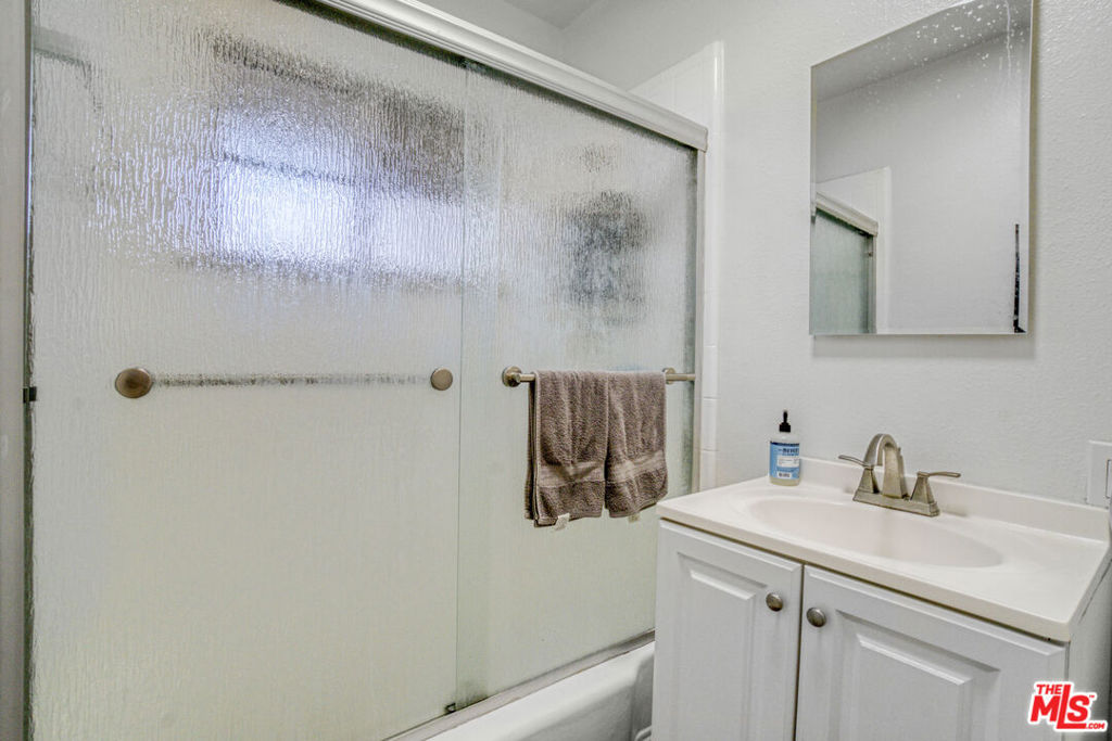 Properties 4 1150 Masselin Avenue