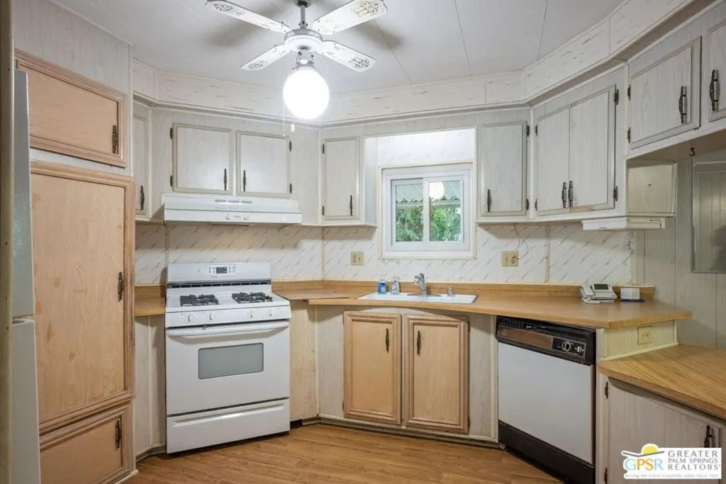 Cathedral City, California 92234, United States, 2 Bedrooms Bedrooms, ,2 BathroomsBathrooms,Residential,Active,23569