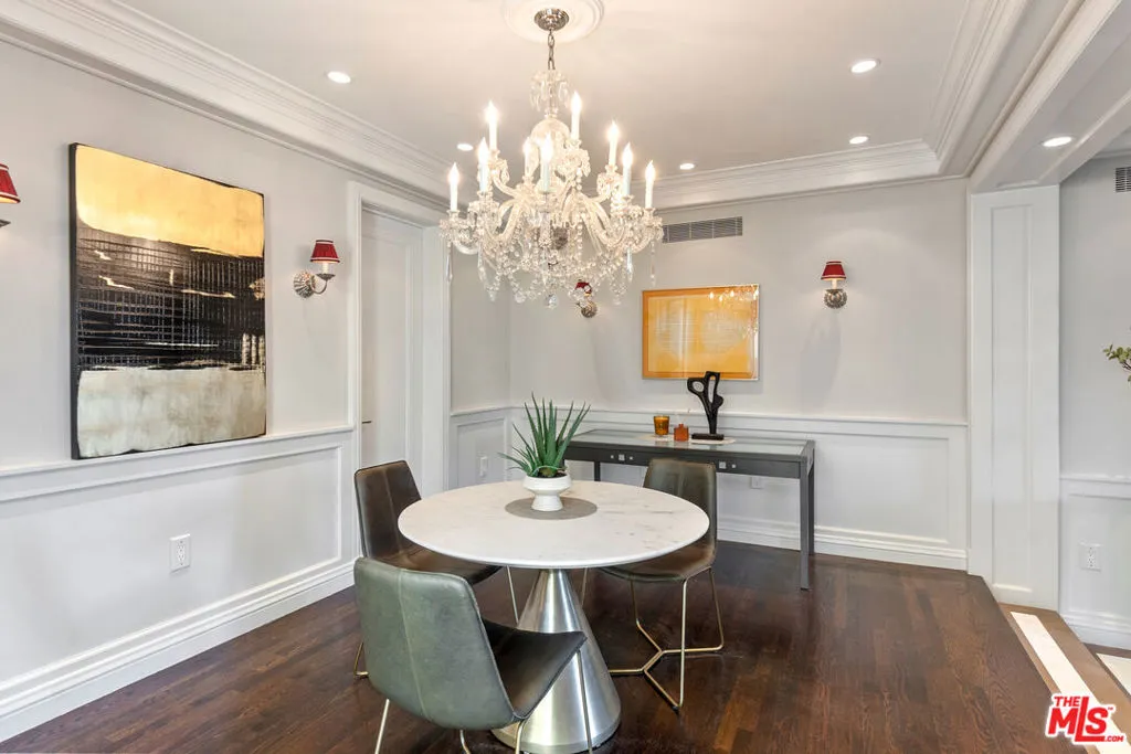 Los Angeles, California 90067, United States, 2 Bedrooms Bedrooms, ,3 BathroomsBathrooms,Residential,Pending,108840