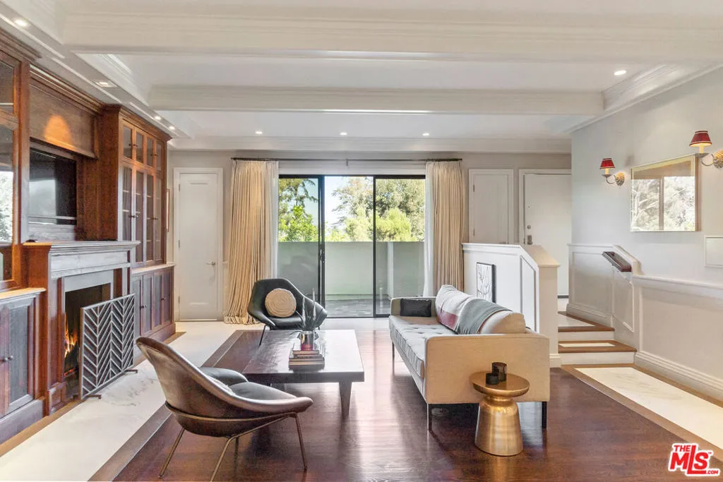 Los Angeles, California 90067, United States, 2 Bedrooms Bedrooms, ,3 BathroomsBathrooms,Residential,Pending,108840