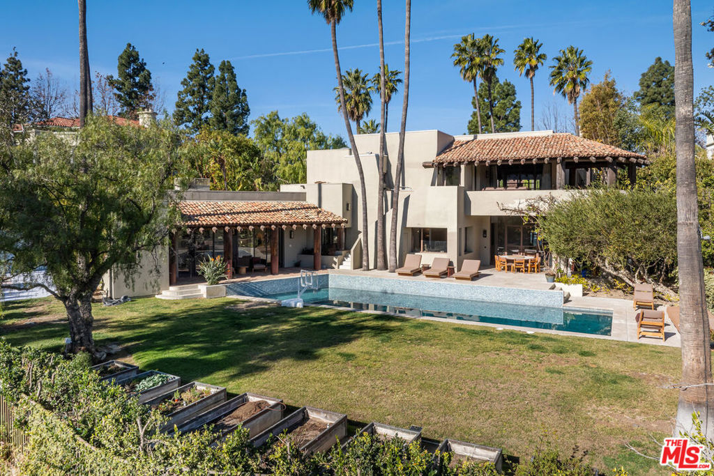 Properties 2 3348 Clerendon Road