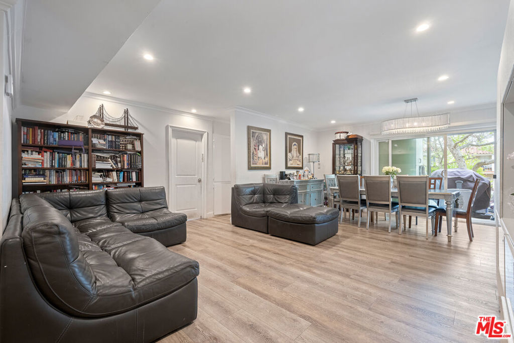 Properties 4 423 S Rexford Drive 106