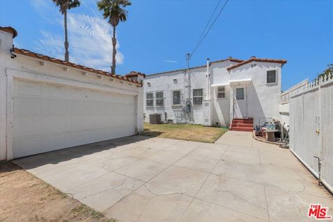 A home in Inglewood