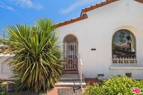 A home in Inglewood