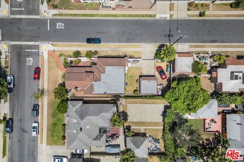 A home in Inglewood