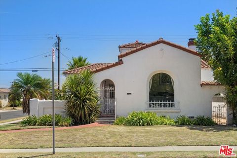 A home in Inglewood