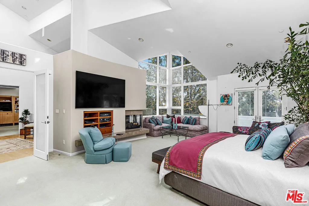 Los Angeles, California 90049, United States, 5 Bedrooms Bedrooms, ,6 BathroomsBathrooms,Residential,Active,101988