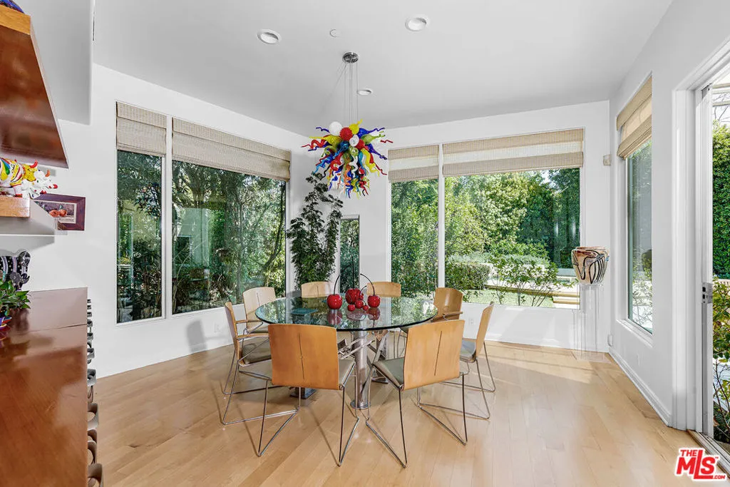 Los Angeles, California 90049, United States, 5 Bedrooms Bedrooms, ,6 BathroomsBathrooms,Residential,Active,101988