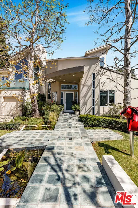 Los Angeles, California 90049, United States, 5 Bedrooms Bedrooms, ,6 BathroomsBathrooms,Residential,Active,101988