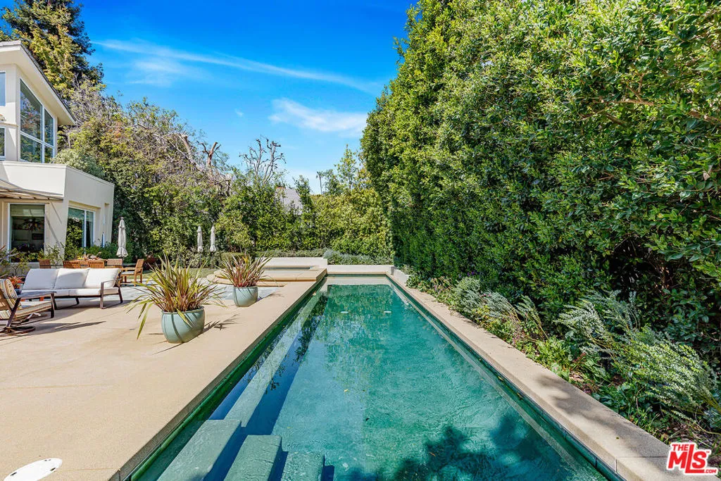 Los Angeles, California 90049, United States, 5 Bedrooms Bedrooms, ,6 BathroomsBathrooms,Residential,Active,101988