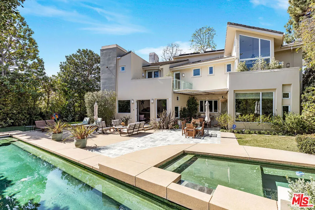 Los Angeles, California 90049, United States, 5 Bedrooms Bedrooms, ,6 BathroomsBathrooms,Residential,Active,101988