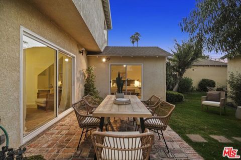 A home in Studio City