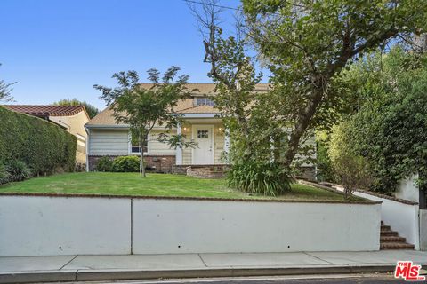 A home in Studio City