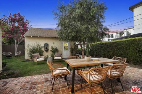 A home in Studio City