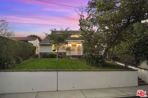 A home in Studio City