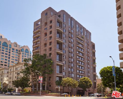 Condominium in Los Angeles CA 10550 Wilshire Boulevard.jpg