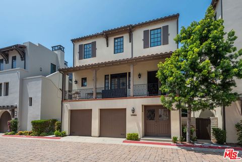 A home in Playa Vista