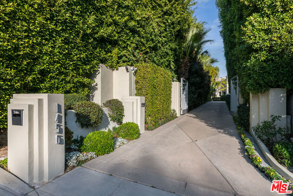Properties 1 1456 Blue Jay Way