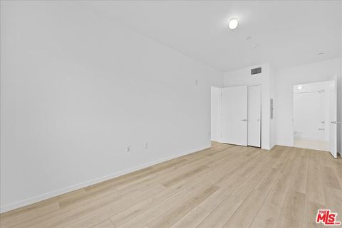 listing image 50