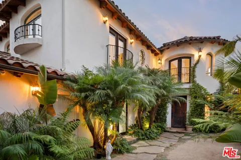 7427 Henefer Avenue, Los Angeles, CA 90045 - MLS#: 25506179