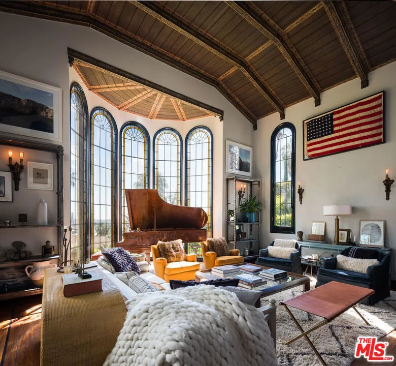 Los Angeles, California 90068, United States, 3 Bedrooms Bedrooms, ,3 BathroomsBathrooms,Residential,Active,125292