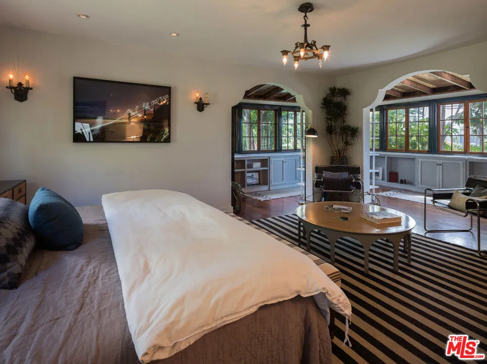 Los Angeles, California 90068, United States, 3 Bedrooms Bedrooms, ,3 BathroomsBathrooms,Residential,Active,125292