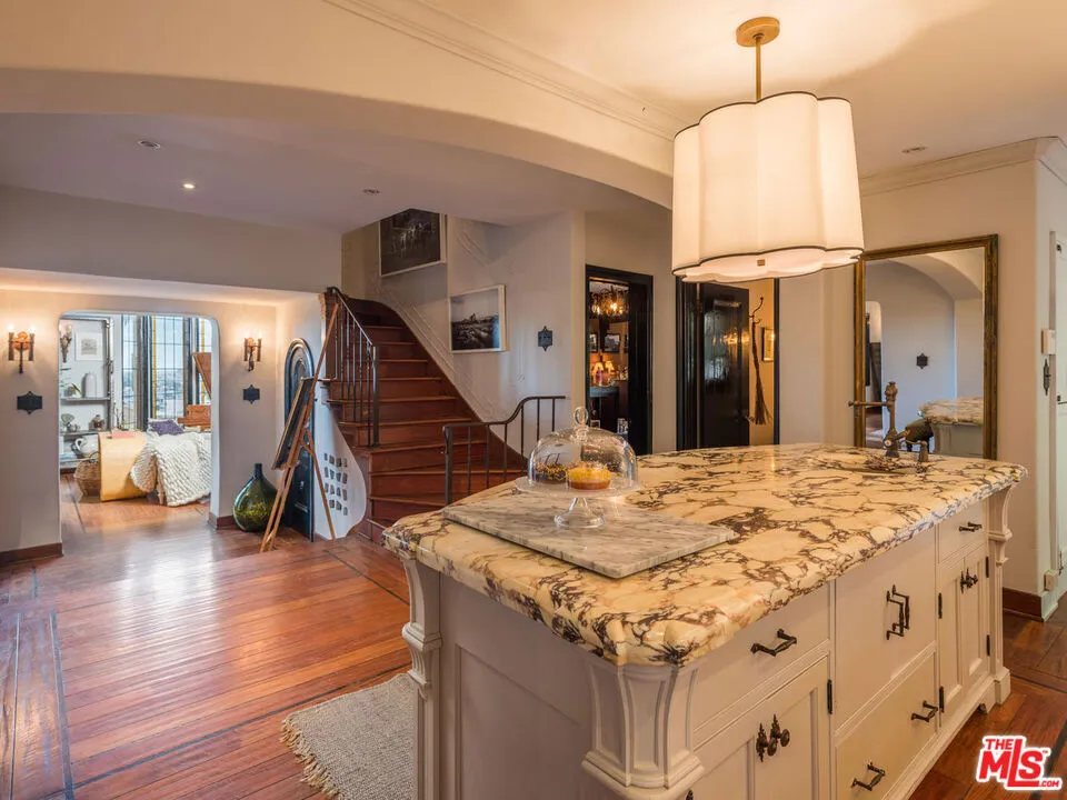 Los Angeles, California 90068, United States, 3 Bedrooms Bedrooms, ,3 BathroomsBathrooms,Residential,Active,125292