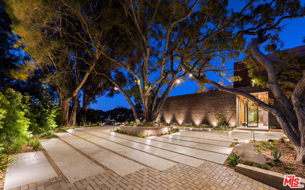 Properties 2 9705 Oak Pass Road
