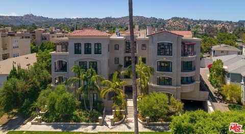 A home in Studio City