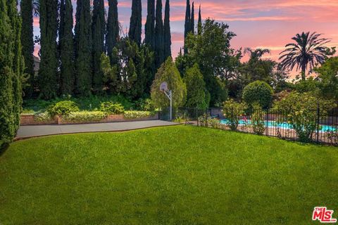 A home in Porter Ranch