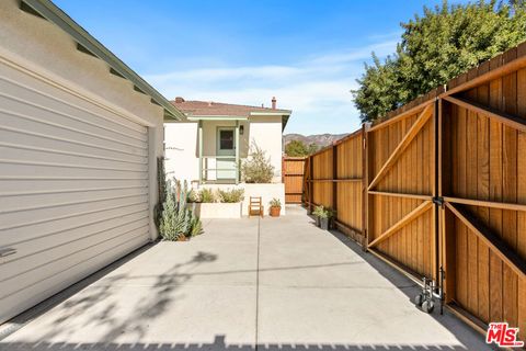 A home in La Crescenta