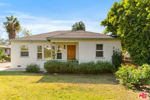 A home in La Crescenta