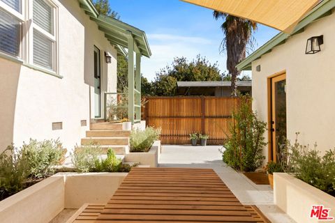 A home in La Crescenta