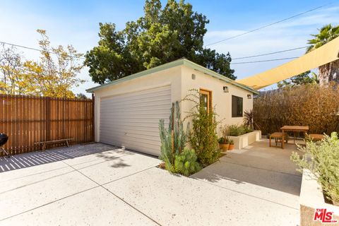 A home in La Crescenta