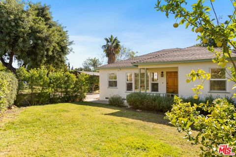 A home in La Crescenta